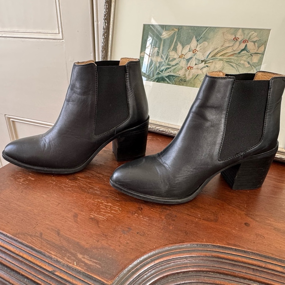 Nisolo Heeled Chelsea Commuter Boots